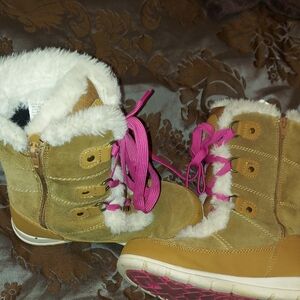 Tan and White Fur-Lined Boots with Pink Laces